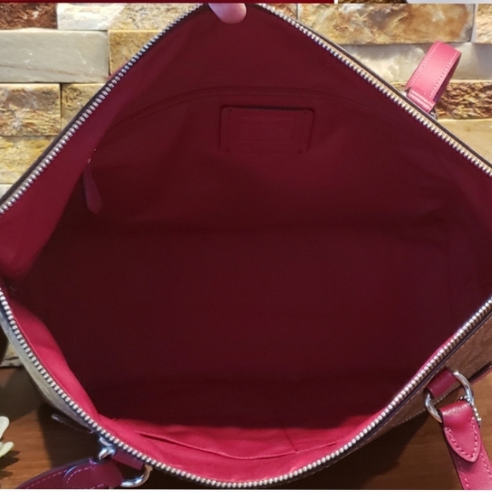**SOLD** NEW Coach Gallery Tote w/ box - Picture 2 of 6